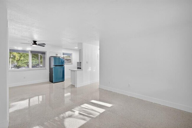 Building Photo - 1821 Middle River Dr