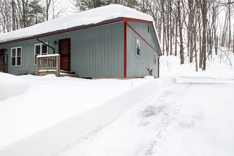 Building Photo - 4055 S Thornapple Hollow
