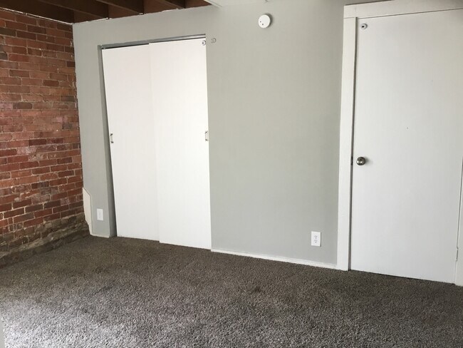 Building Photo - 514-516 ½ N 9th Street