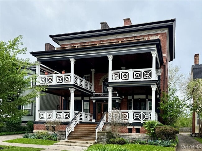 Primary Photo - 246 Bryant St