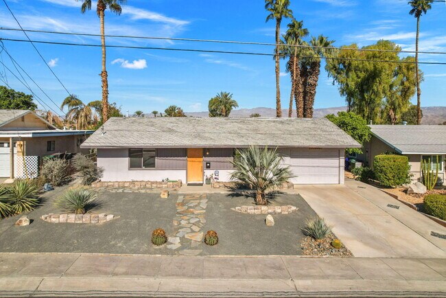 Building Photo - 77530 California Dr