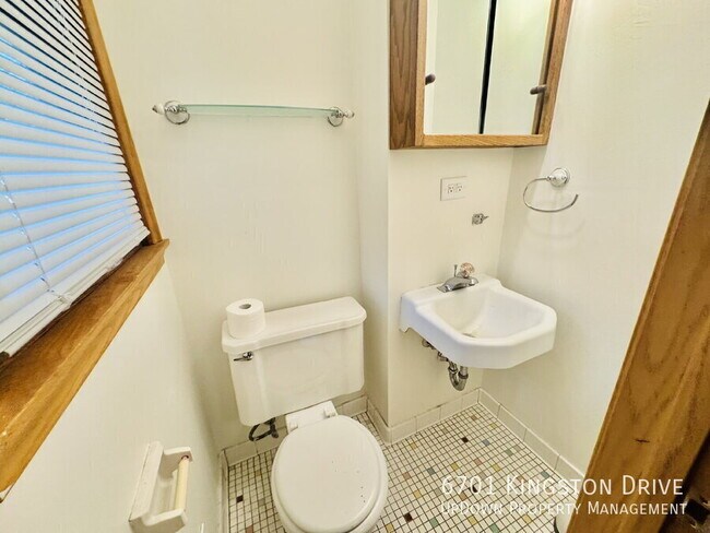 Building Photo - 6701 Kingston Dr