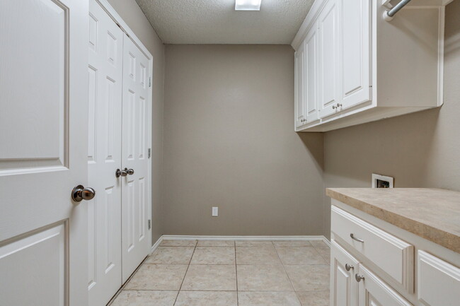 Building Photo - Gorgeous Home in Cooper District!!