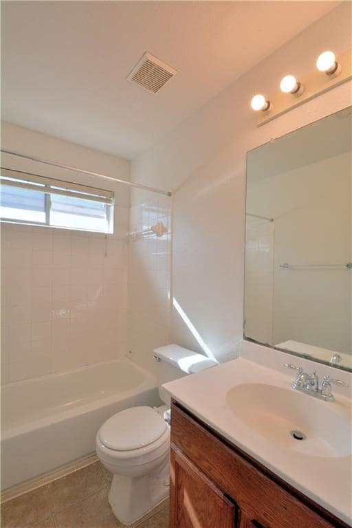 Building Photo - 1520 Darjeeling Dr