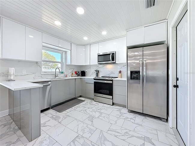 Building Photo - 10709 Donbrese Ave