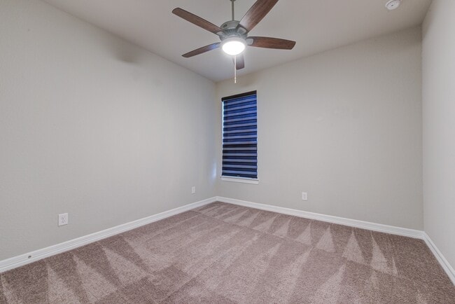 Building Photo - 11010 Cres Light Way