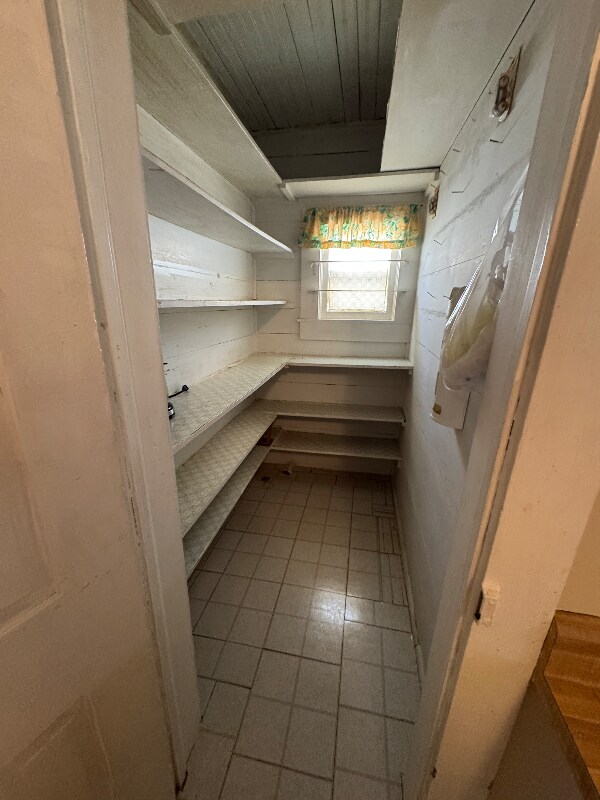 Building Photo - 2026 S Hooker St