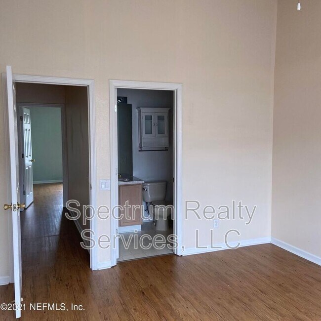 Building Photo - 12311 Kensington Lakes Dr