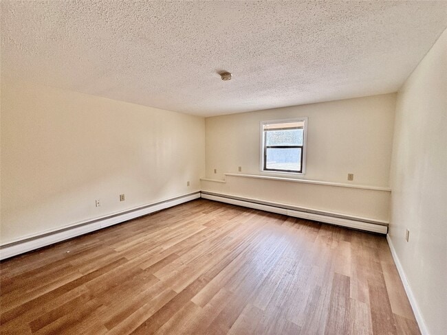 Building Photo - 1613 Newell Rd