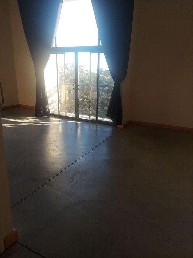 Building Photo - 515 W Main St