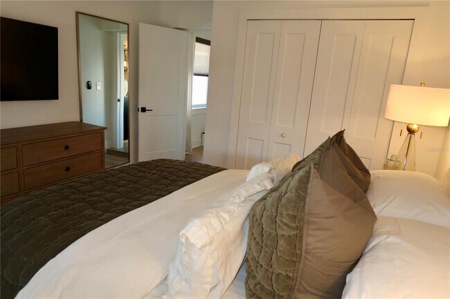 Building Photo - 9484 Treasure Ln NE