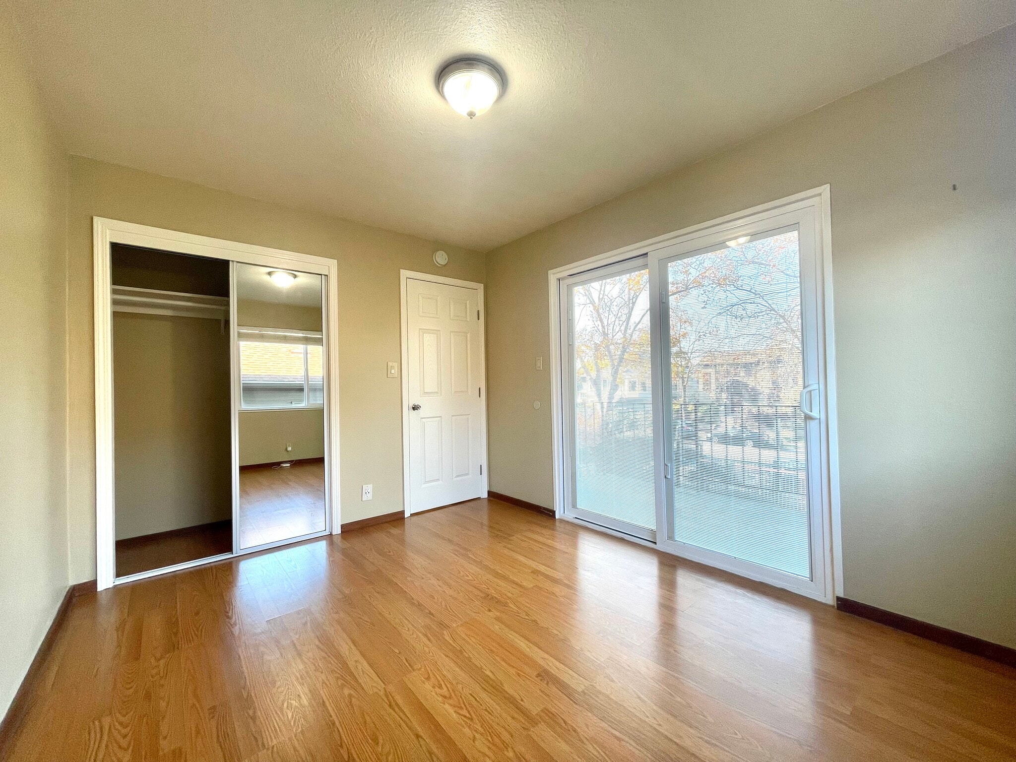 Building Photo - 2217 9th St