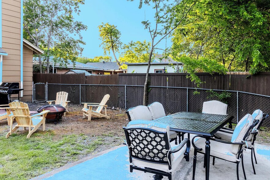 Building Photo - 911 Rockwall St