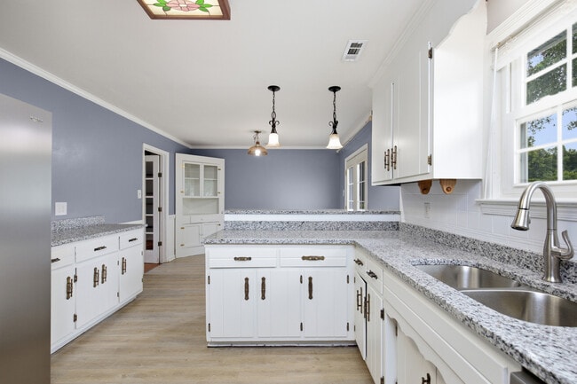 Building Photo - 2510 Bicors Dr