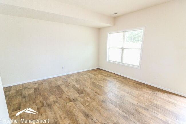 Building Photo - 914 Vattier Street