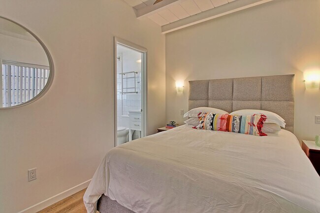 Building Photo - 1078 Seaward- MFR