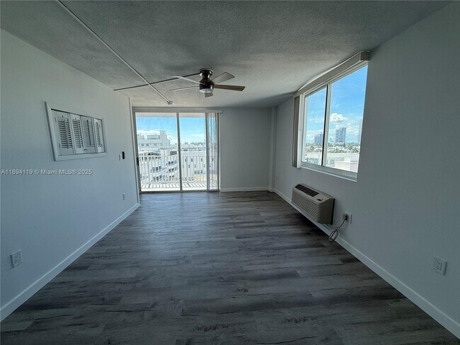 Building Photo - 1255 Collins Ave