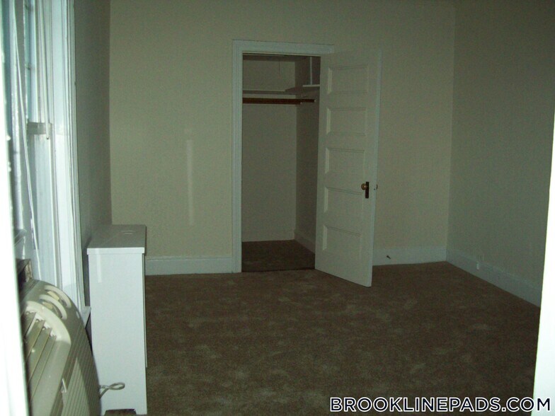 Building Photo - 1223 Beacon St