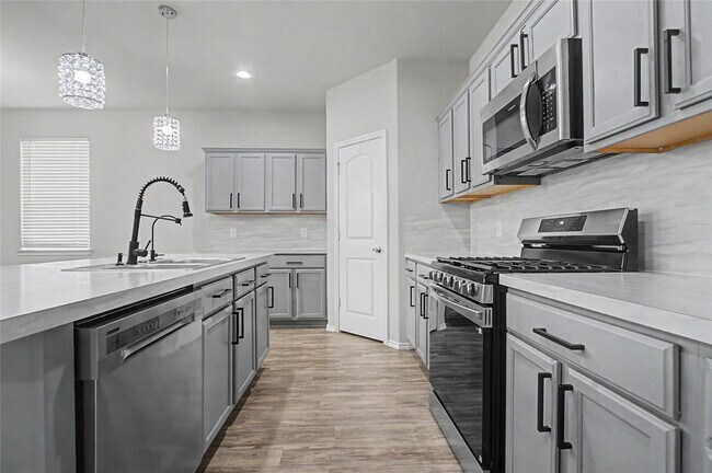 Building Photo - 20926 Corisande St
