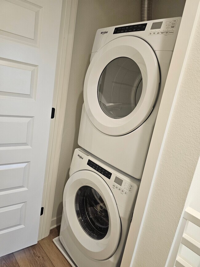 Building Photo - 679 Fahrenheit Dr