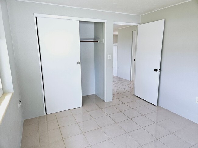 Building Photo - Annual Unfurnished Cute Florida Home with a private backyard for enjoying the Florida Lifestyle! ...