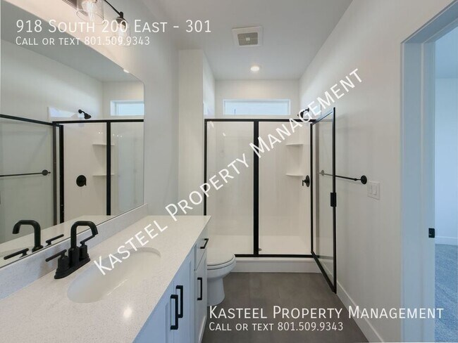 Building Photo - 918 S 200 E