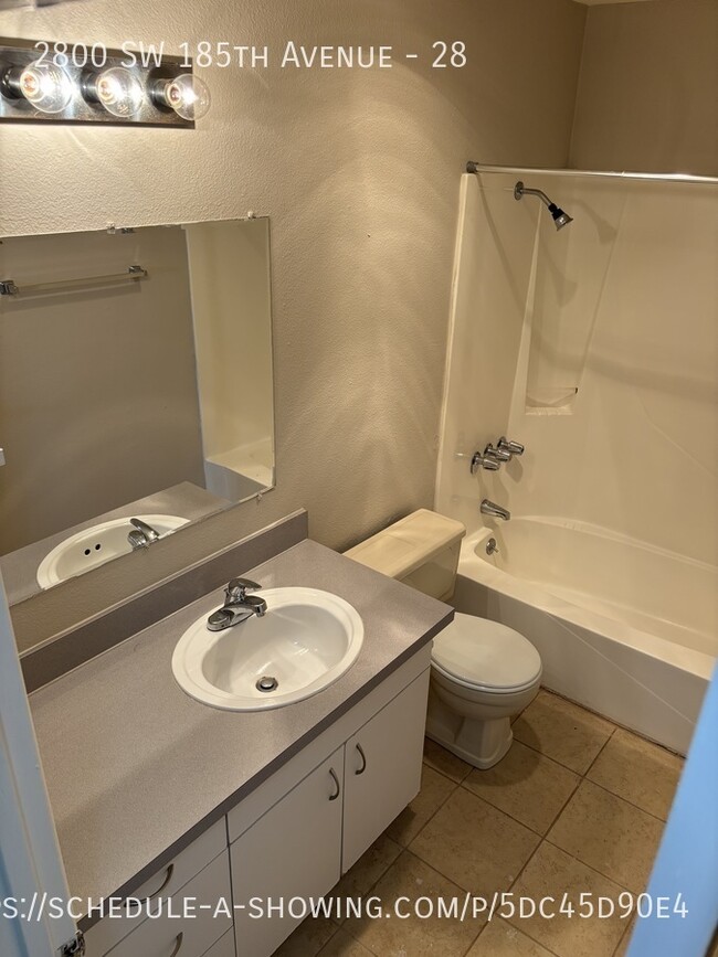 Building Photo - 1br Downstairs Unit - Water, Sewer & Garba...