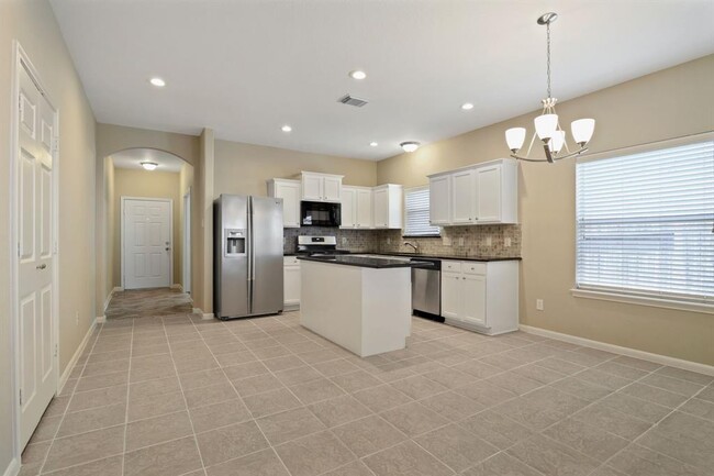 Building Photo - 7723 Butler Lakes Ct
