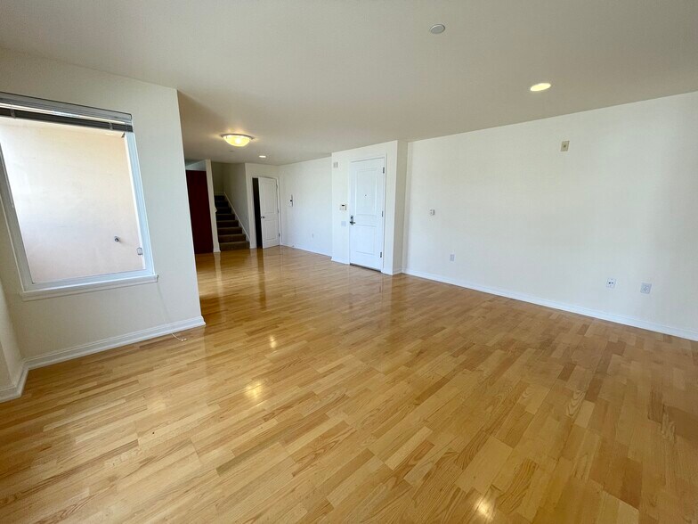 Building Photo - 1798 39th Ave