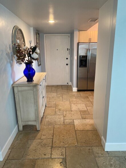 Building Photo - 53 High Point Cir W