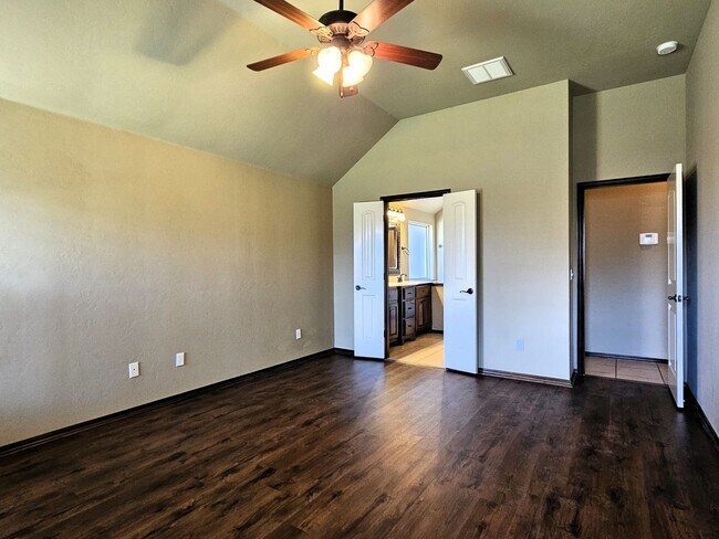 Building Photo - 3401 Ashton Dr