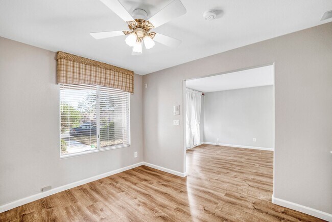 Building Photo - HENDERSON, GATED COMMUNITY, IMMACULATE ONE...