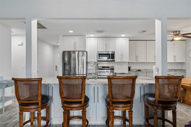 Building Photo - 5440 Leahy Ln