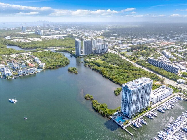 Building Photo - 17111 Biscayne Blvd