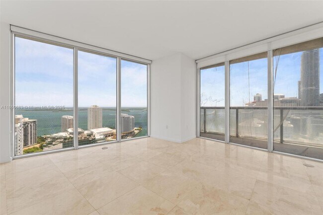 Primary Photo - 495 Brickell Ave