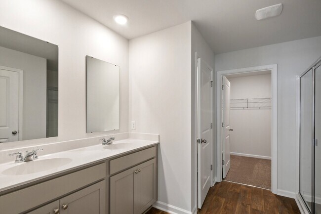 Building Photo - Charming 4 Bed Rental Home Located in Cypr...