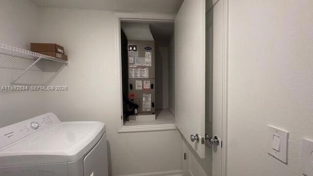 Building Photo - 303 Artemis St