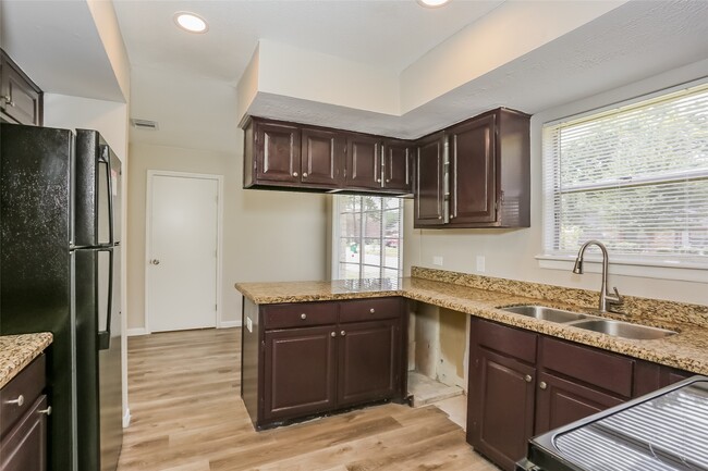 Building Photo - 10402 Sagetree Dr