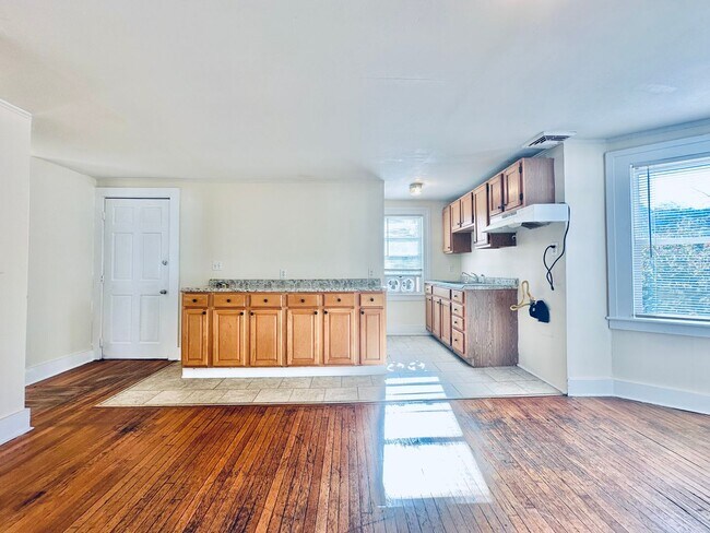 Building Photo - 179 Bradley St