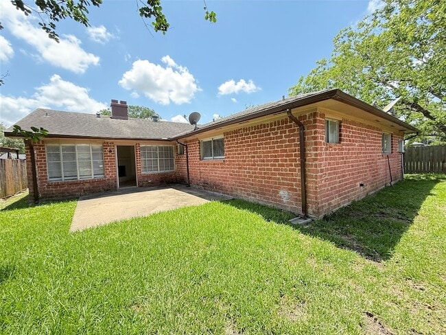 Building Photo - 10715 Sagewillow Ln