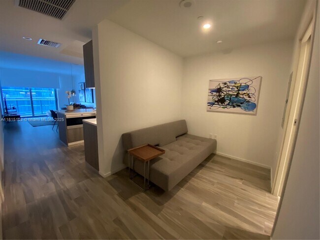 Building Photo - 801 S Miami Ave
