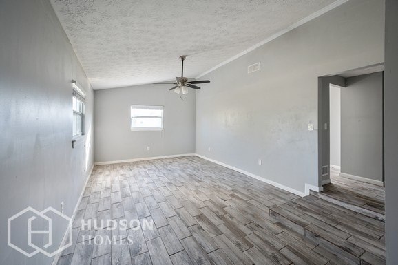 Building Photo - AVAILABLE NOW! - 2262 ROXANNA DR, CINCINNA...