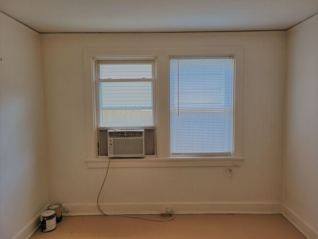 Building Photo - 1315 Byron St