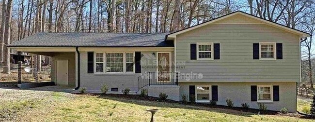 Building Photo - 6226 Dello St