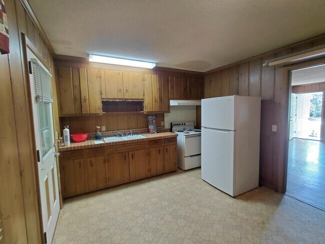 Building Photo - 1507 Brennen Rd