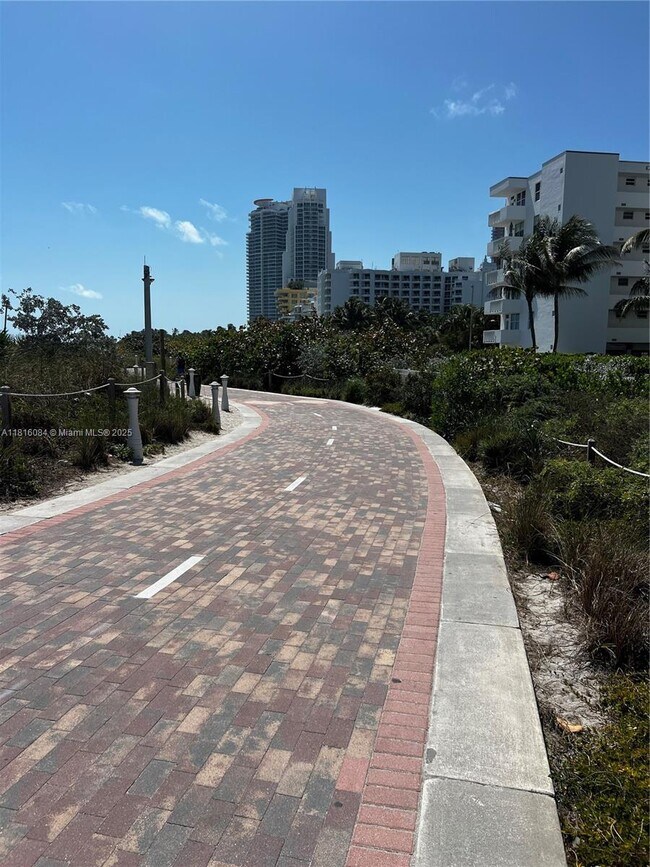 Building Photo - 335 Ocean Dr