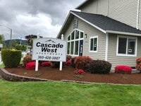 Building Photo - Two bedroom with den! Washer and dryer in unit! Ground Floor Unit.