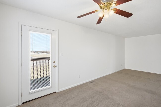 Building Photo - 2413 Northampton Dr