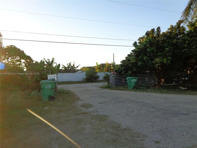 Building Photo - 32970 SW 210th Ave