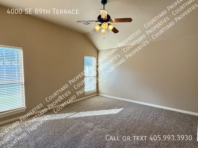 Building Photo - 4000 SE 89th Terrace